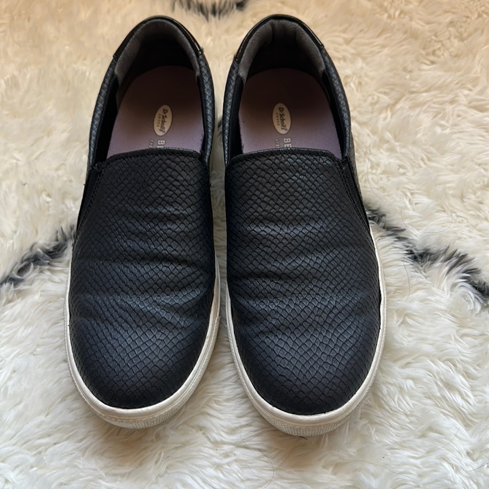 Black Dr. Scholl’s slip-ons